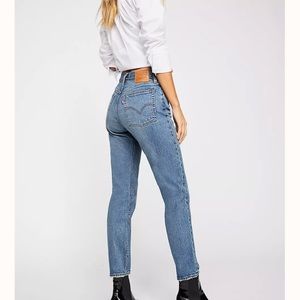 Levi jeans wedgie (size 27)